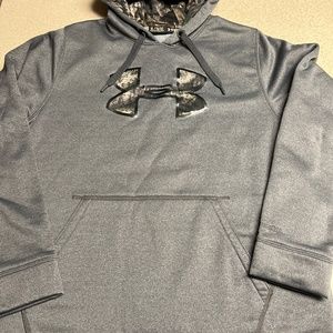 Under Armour Gray Camo Hoodie….Men’s XL Loose